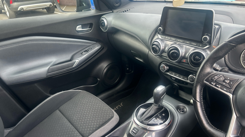 Nissan Juke 1.0 DiG-T N-Connecta 5dr DCT Petrol Hatchback